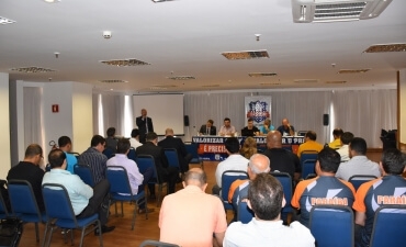 Diretores do SinPRF-GO participam de AGE da FenaPRF