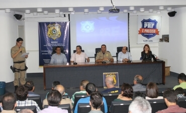 Diretores do SinPRF-GO participam de comemoração ao Dia do PRF