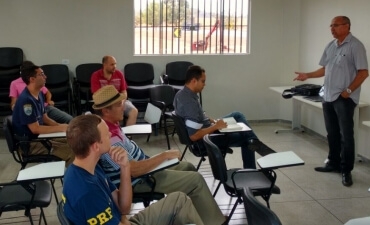 Diretores do SinPRF-GO visitam Delegacia de Morrinhos 