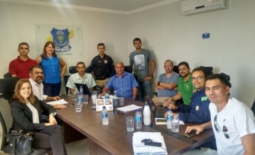 Diretoria se reúne e discute assuntos que afetam a categoria