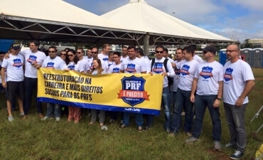 Em Brasília, FenaPRF participa da Jornada Nacional de Lutas e coloca Campanha Salarial nas ruas