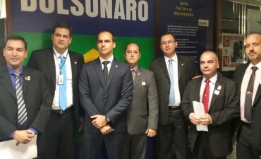 FenaPRF e SINPRF/RJ entregam texto da Lei Geral PRF a sub-relator da Comissão de Segurança Pública