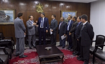 FenaPRF e SinPRFs solicitam apoio do presidente do Senado para reestruturação da carreira