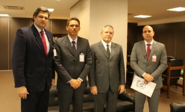 FenaPRF faz corpo a corpo com ministros do TCU em favor da aposentadoria especial