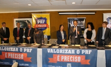 FenaPRF lança campanha salarial 2015 no Parlamento