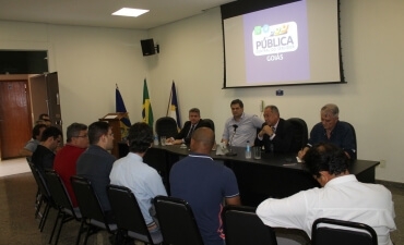 Pública se reúne com entidades sindicais de Goiás na sede do SinPRF/GO