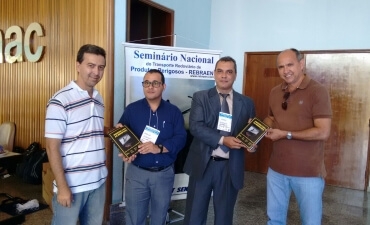SinPRF-GO participa de lançamento de livro escrito por PRFs de Goiás