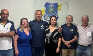 SINPRFGO recebe filha do inspetor Flamínio em encontro marcado por memória e diálogo