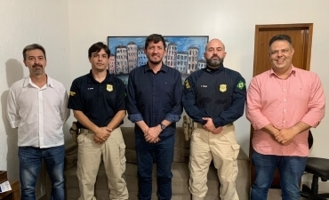 Visita da diretoria do SinPRF-GO ao Deputado Federal Glaustin da Focus e o Deputado estadual Delegado Eduardo Prado.